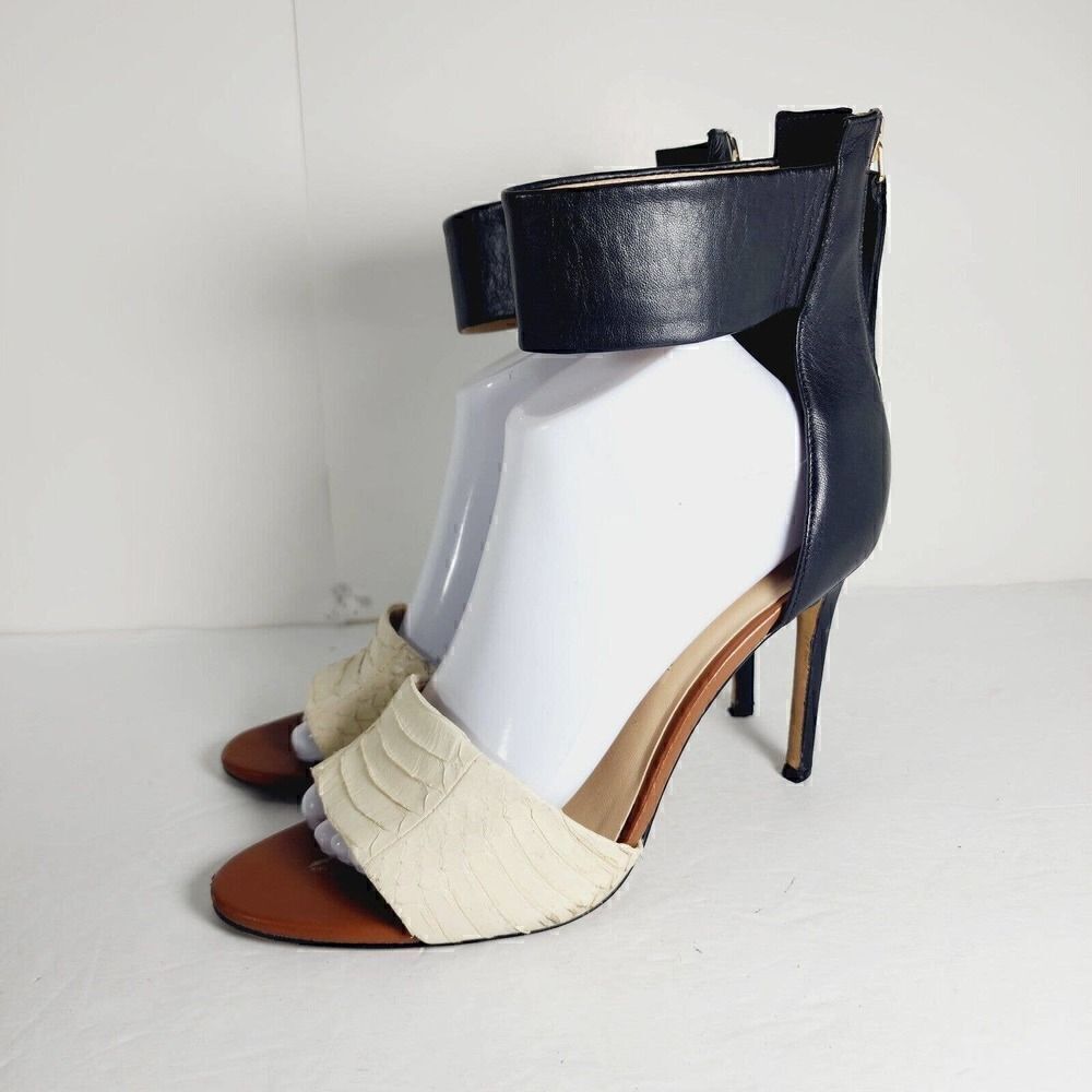 Karl Lagerfeld Paris Women's Laken US 9,5M Black High Heels Dress Shoes